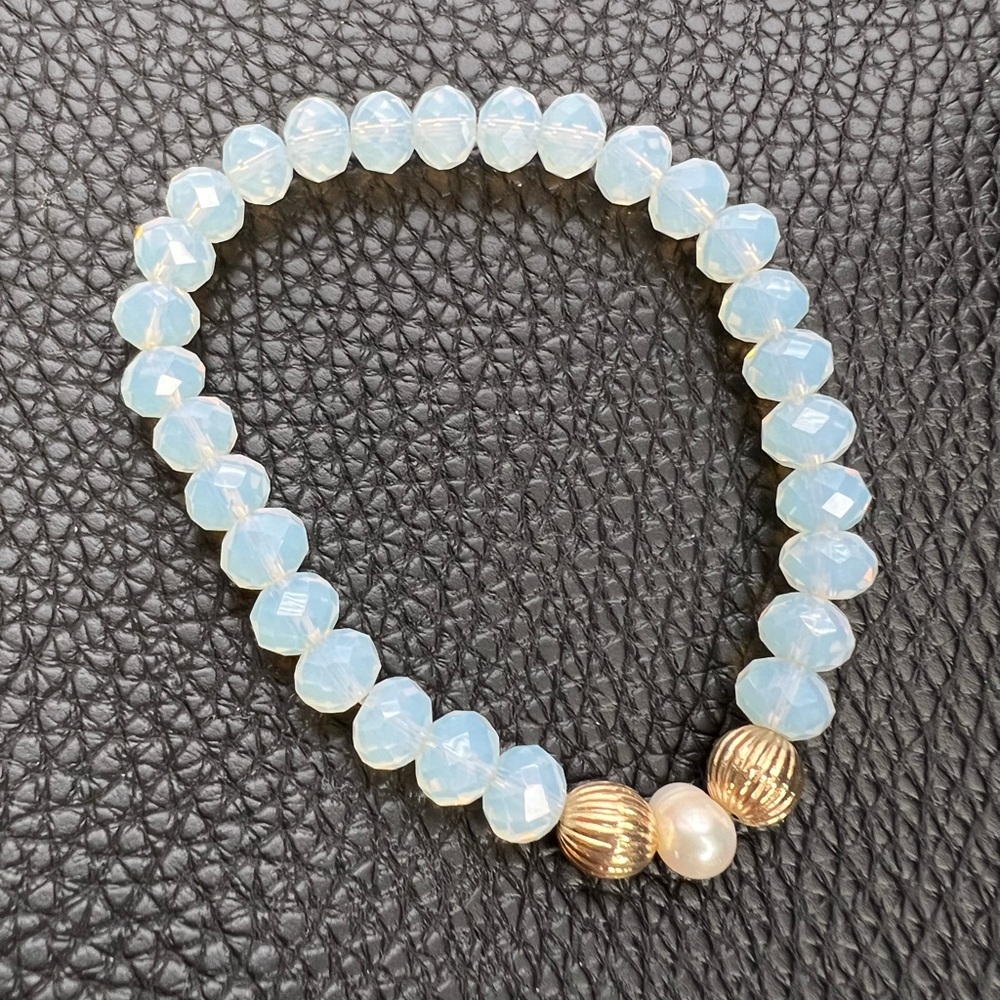 Vintage Pearlescent Faceted Glass Gold & Pearl Beaded Stretch Bracelet 7" - Picture 5 of 7